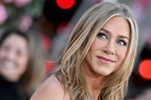 Celebrities Who Stay Well By Doing Pilates: Jennifer Aniston
