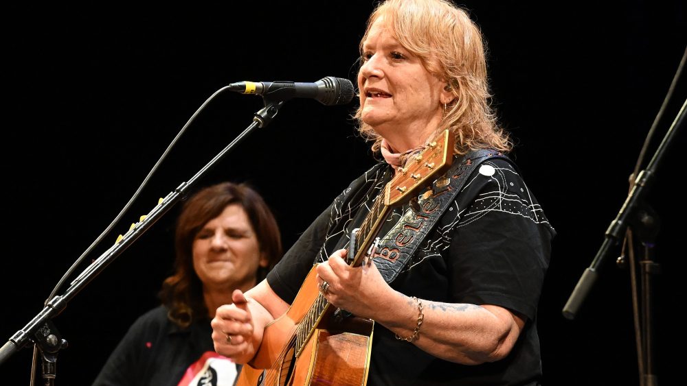 Indigo Girls' Emily Saliers Reveals Conditions Affecting Her Vocals