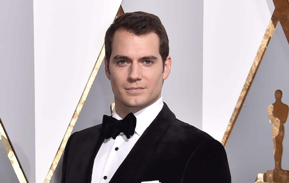 Celebrities Who Play Video Games Henry Cavill