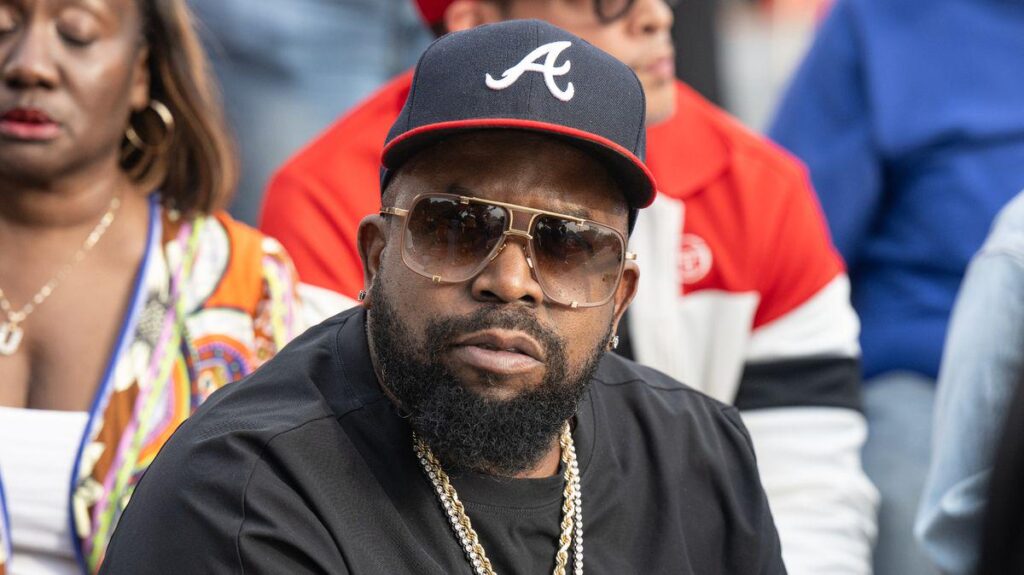 Outkast fans 'disgusted' and 'disappointed' as Big Boi appears to support Trump.  Big Boi fans were left outraged as the rapper seemingly showcased his support for President Donald Trump just before his headlining show at the 404 Day Performance in Atlanta