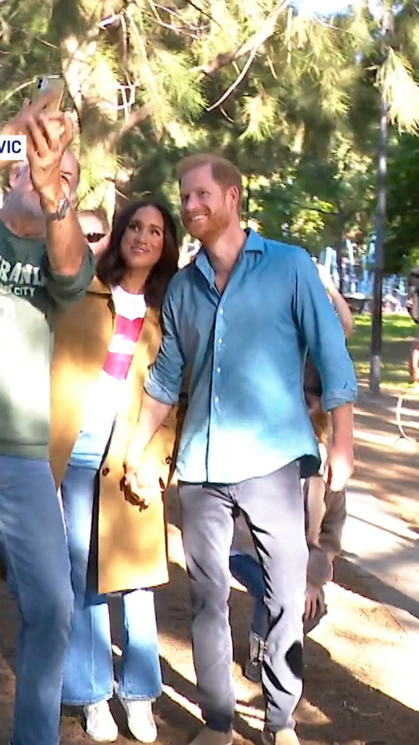 Prince Harry and Meghan surprised people along the Yarra River in Melbourne today, taking a morning stroll past key Indigenous sites.
