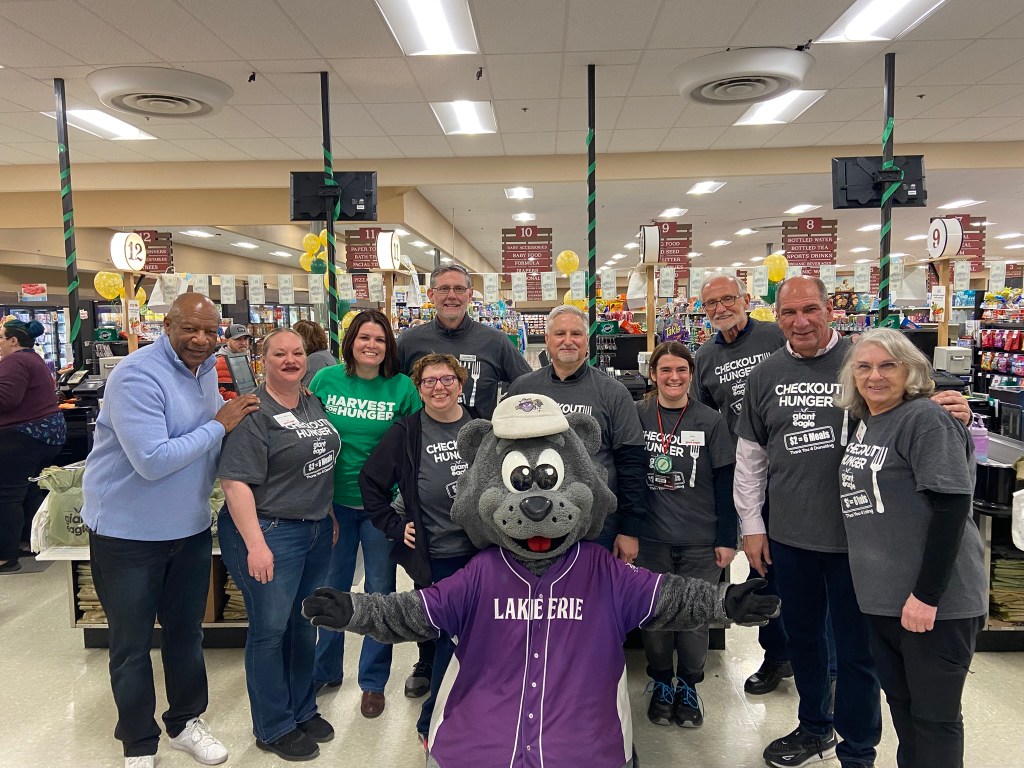 Celebrity bagging events to benefit Harvest For Hunger campaign