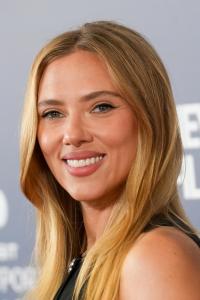 Celebrities Who Stay Well By Doing Pilates: Scarlett Johansson