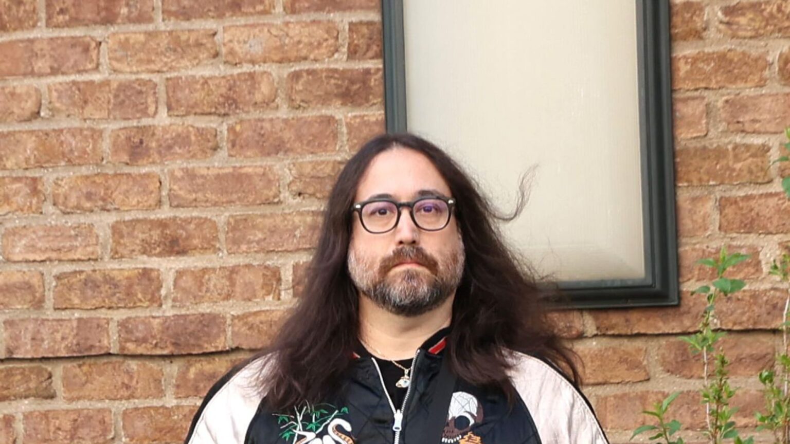 “Zero Irony”: Son of John Lennon and Yoko Ono Defends Resurfaced Photo of Famous Parents With Maid