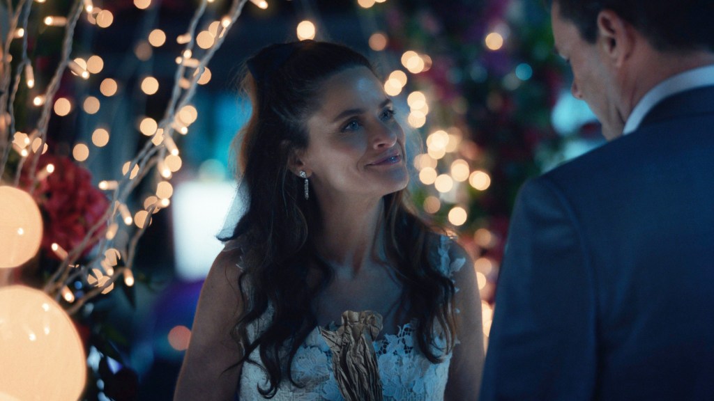 Amanda Peet Loves Playing Sex Scenes & Perimenopause Scenes At 54 Amanda Peet Loves Playing Sex Scenes & Perimenopause Scenes At 54