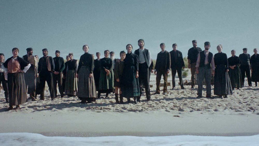 'Trial of Hein': A Brechtian Period Drama Puts Memory on Trial