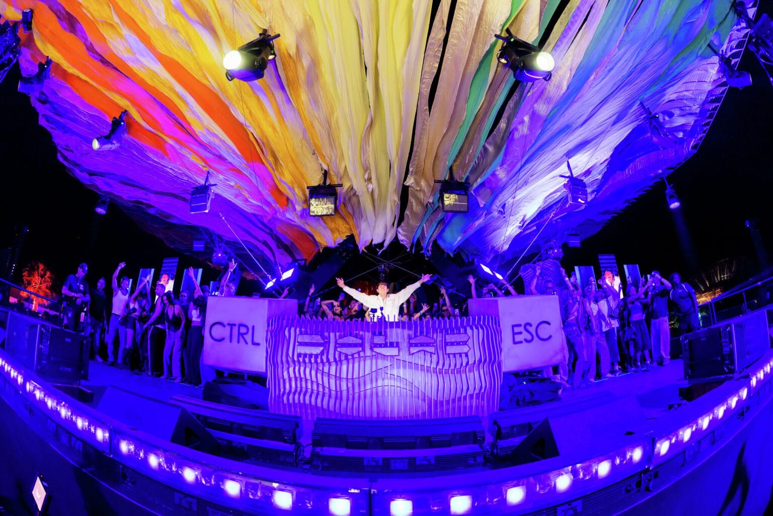 Coachella stage closes after stage light falls on attendee Coachella stage closes after stage light falls on attendee