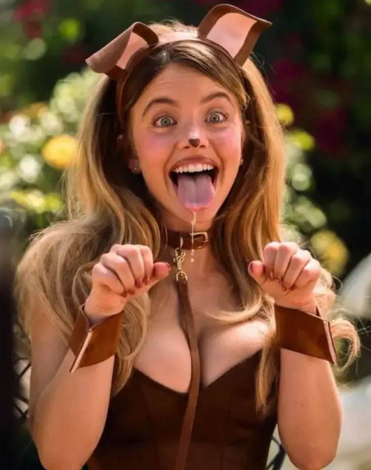 Cassie dresses as a dog in the latest season (HBO)