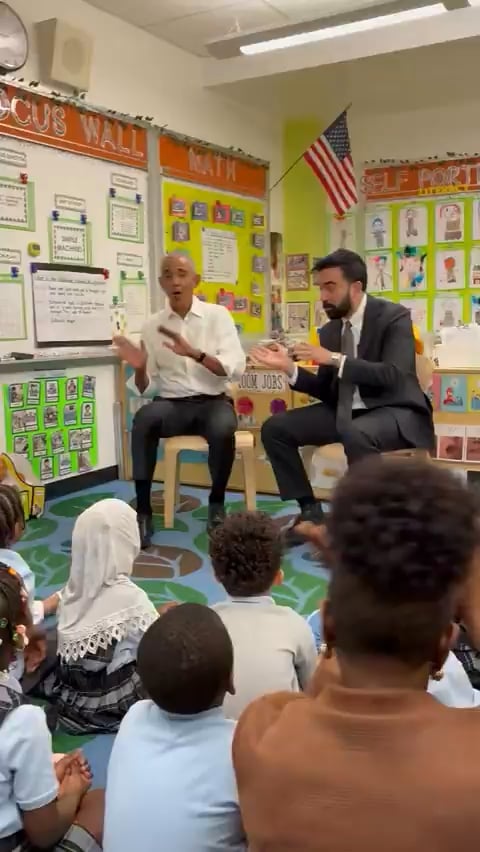 Barack Obama and Zohran Mamdani sing “Wheels on the Bus” with a preschool class