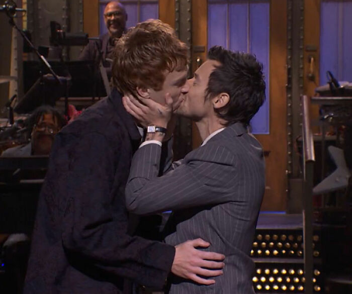 Harry Styles And Zoë Kravitz Are Engaged, And Fans Are All Saying The Same Thing