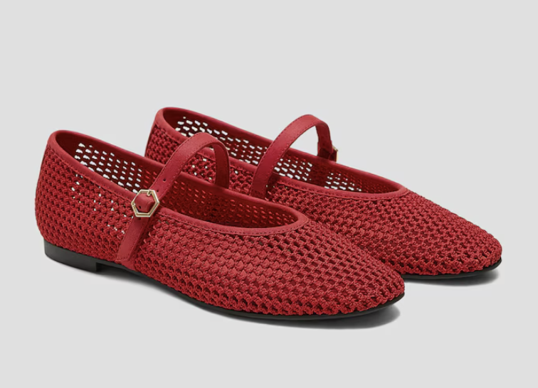 Vivaia, Almond-toe Mary Janes AdaptAll&trade;（Nelly)