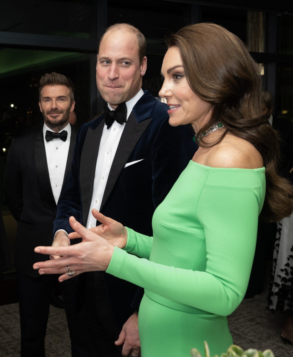 boston, massachusetts december 02: prince william, prince of wales, catherine, princess of wales and david beckham speak backstage after the earthshot prize 2022 at mgm music hall at fenway on december 02, 2022 in boston, massachusetts. the prince and princess of wales are visiting the coastal city of boston to attend the second annual earthshot prize awards ceremony, an event which celebrates those whose work is helping to repair the planet. during their trip, which will last for three days, the royal couple will learn about the environmental challenges boston faces as well as meeting those who are combating the effects of climate change in the area. (photo by samir hussein/wireimage)