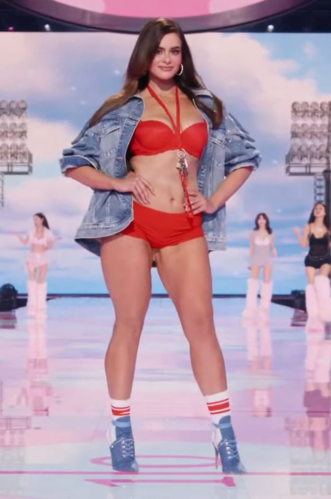 barbie-ferreira-victorias-secret-fashion-show