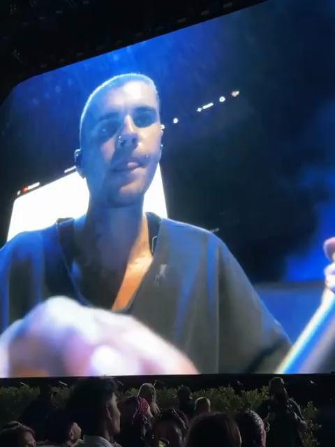 Katy Perry jokes during Justin Bieber’s Coachella set: “Thank god he has [YouTube] Premium, I don’t wanna see no ads.”