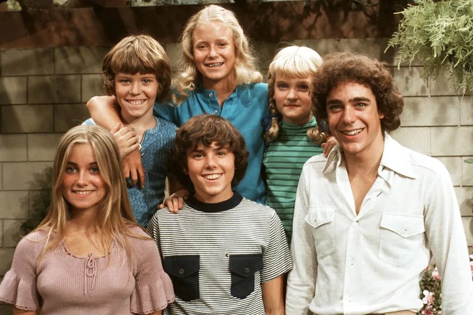Maureen McCormick, Eve Plumb, Susan Olsen, Barry Williams, Christopher Knight, and Mike Lookinland in The Brady BunchCredit: Michael Ochs Archives/Getty