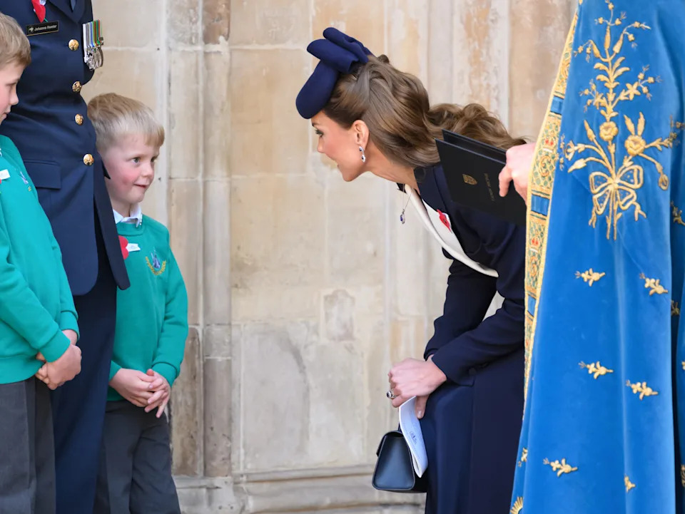 Kate Middleton shocks two young royal fans on Anzac Day