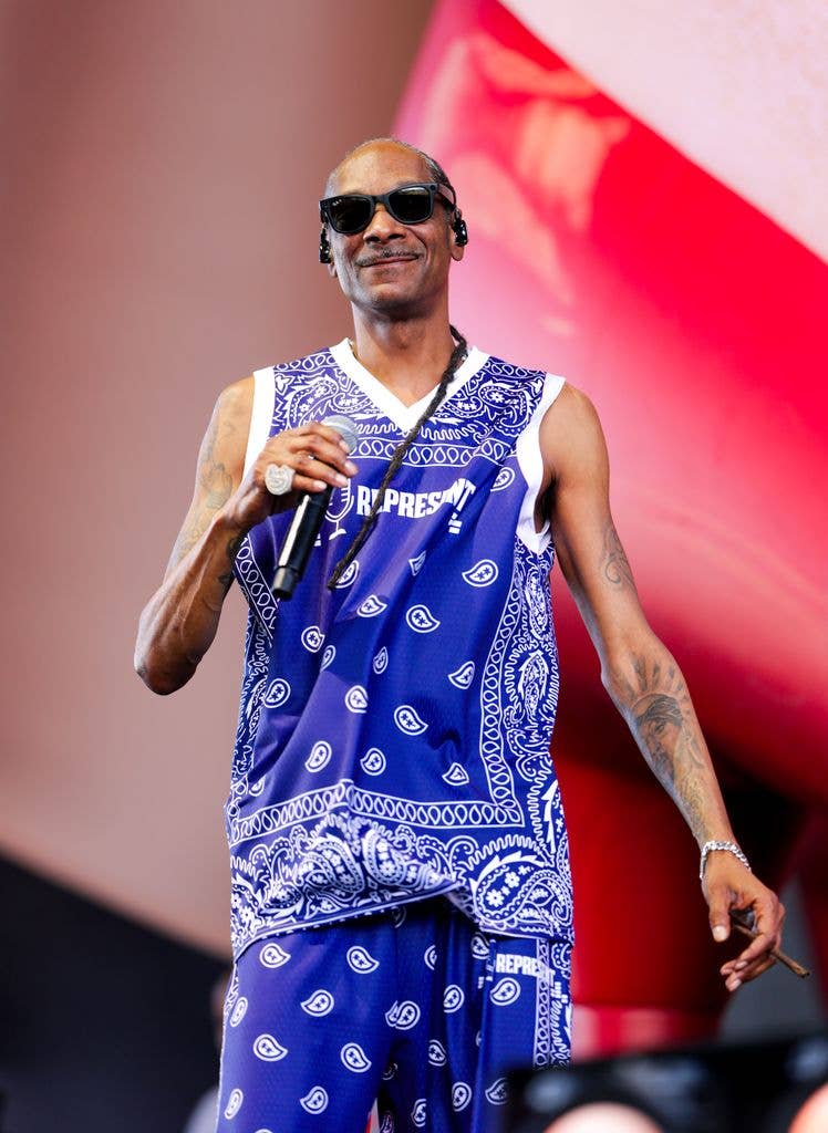INDIO, CALIFORNIA - APRIL 10: (FOR EDITORIAL USE ONLY) (NOT TO BE LICENSED FOR ANY STANDALONE OR SPECIAL INTEREST BOOK PUBLISHING USE CONCERNING THE COACHELLA MUSIC FESTIVAL AND/OR STAGECOACH MUSIC FESTIVAL) Snoop Dogg perform with Hugel at the Sahara Tent during the 2026 Coachella Valley Music and Arts Festival at Empire Polo Club on April 10, 2026 in Indio, California. (Photo by Matt Winkelmeyer/Getty Images for Coachella)