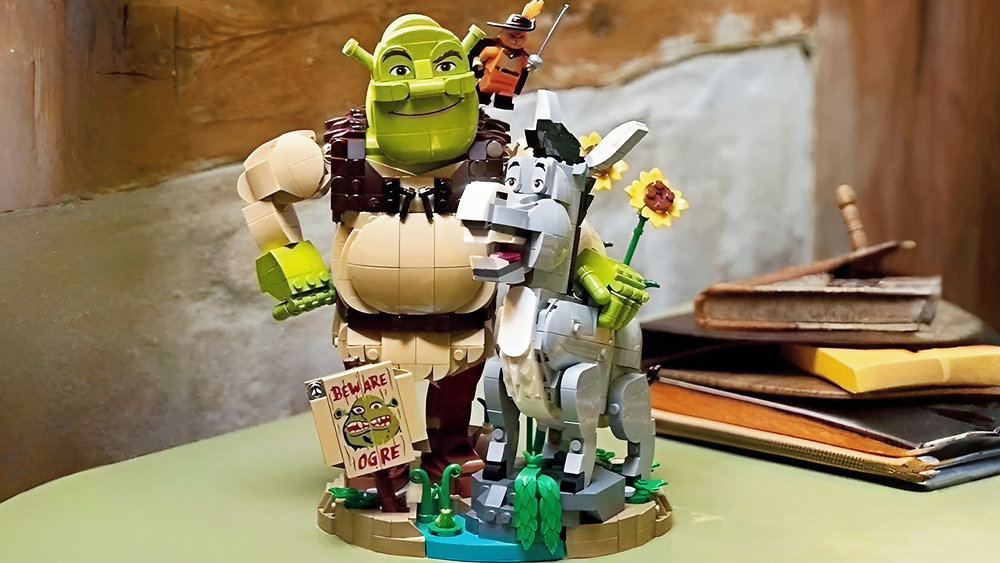 First Leaked Images of LEGO Shrek 72423 Shrek, Donkey & Puss in Boots