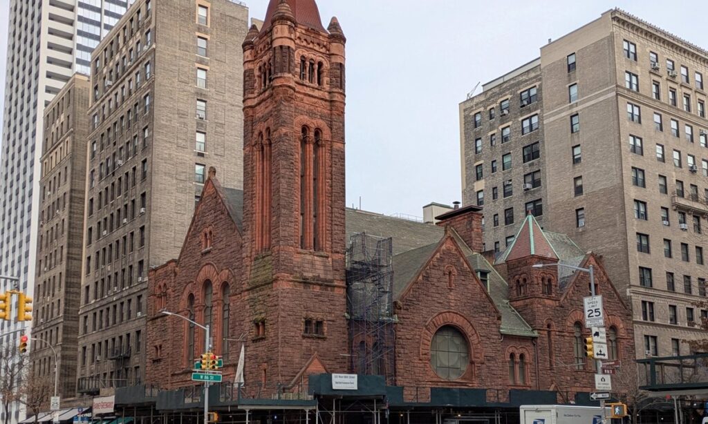 Arts organisation enlists celebrities in fight to save Manhattan church - The Art Newspaper