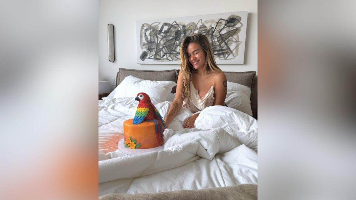 hottest celebrities in bed must see photos