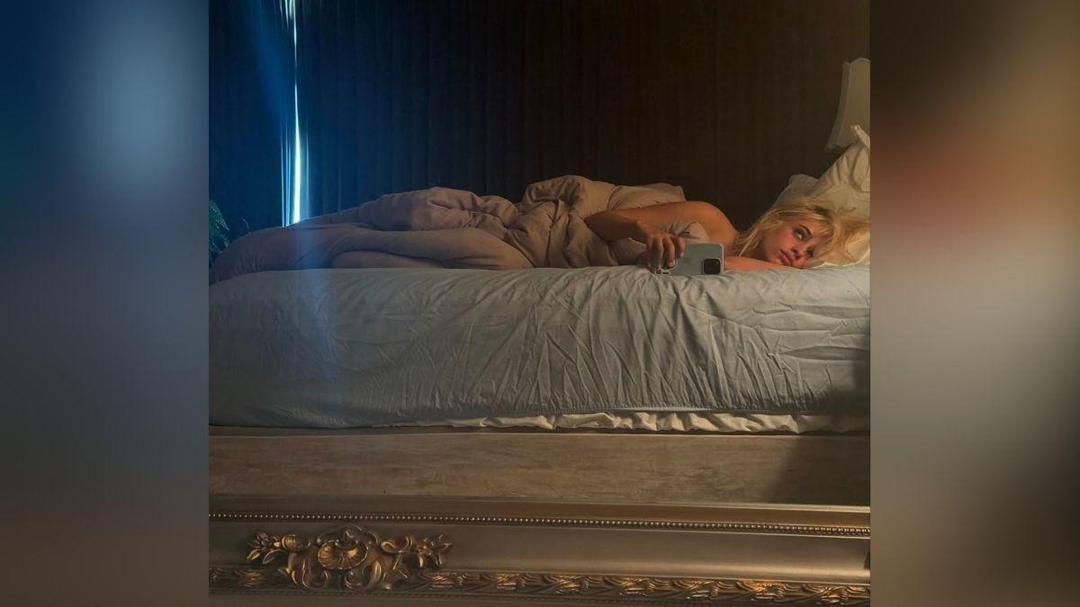 hottest celebrities in bed must see photos