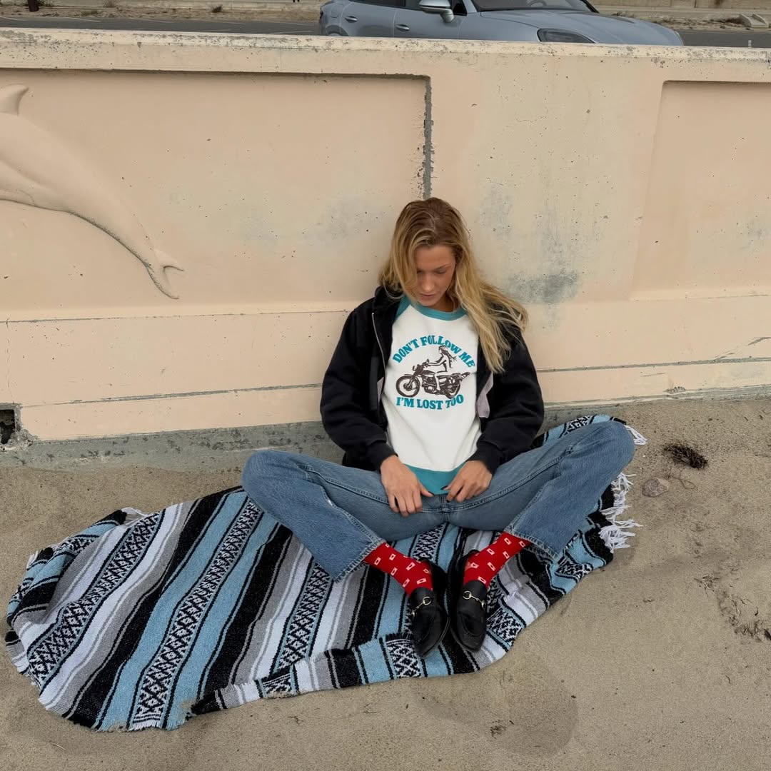 Bella Hadid wore the graphic tee trend on March 27 2026