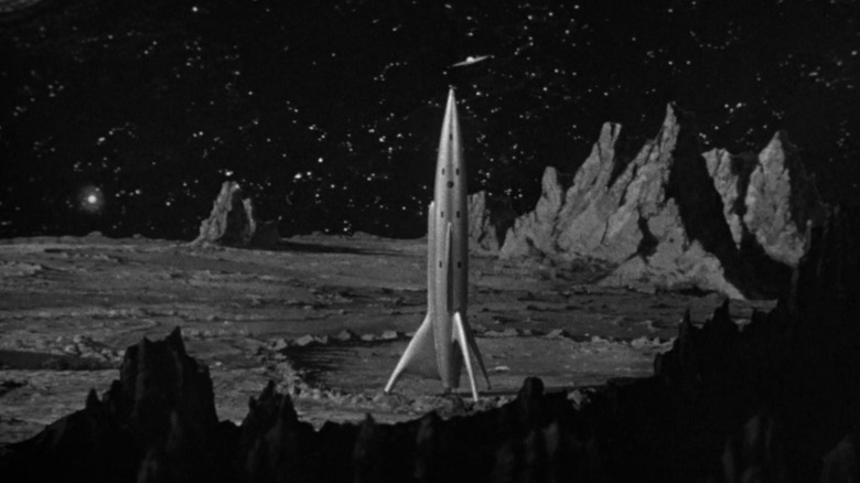 Spaceship on Mars at the beginning of It! The Terror From Beyond Space