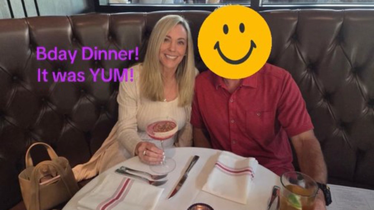 Kate Gosselin sitting with her boyfriend Steve with an emoji over his face.