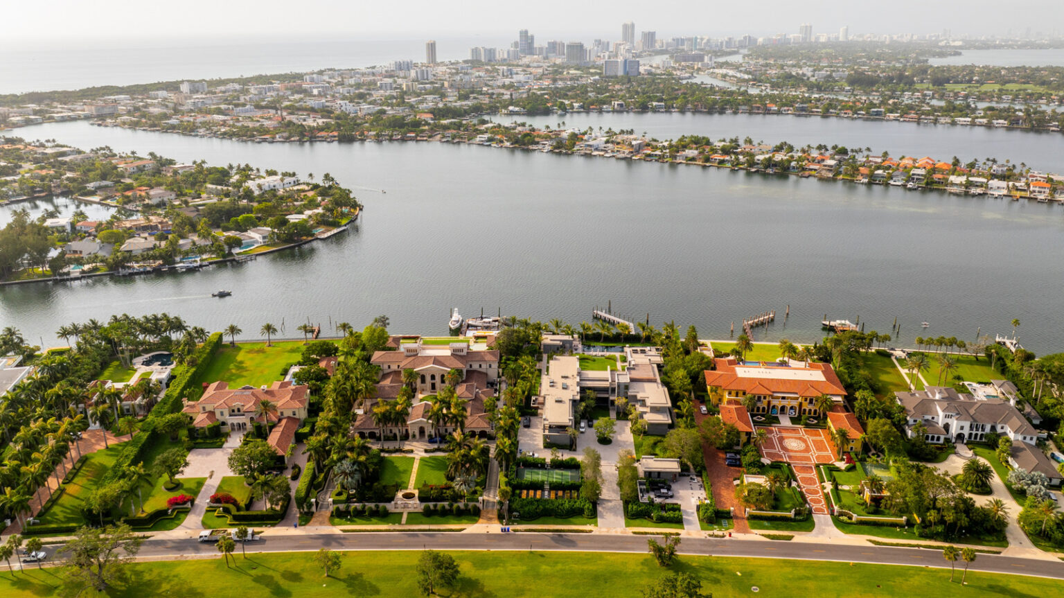 10 Celebrities Who Own Breathtaking Vacation Homes In Florida