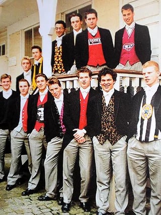 What are some underrated/ unexpected celebrity connections from before they blew up?