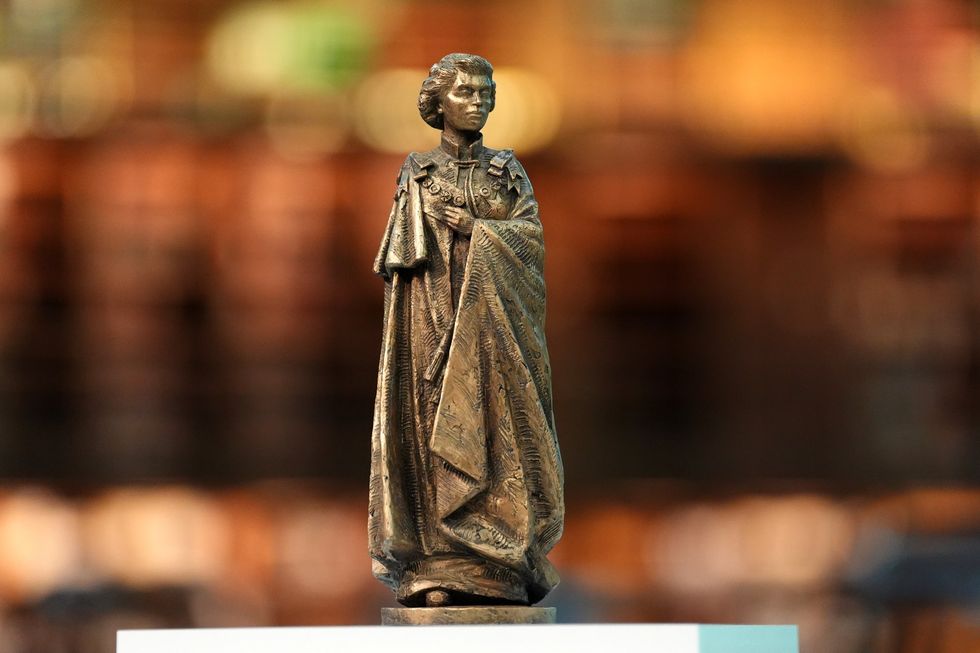 Queen Elizabeth II statue