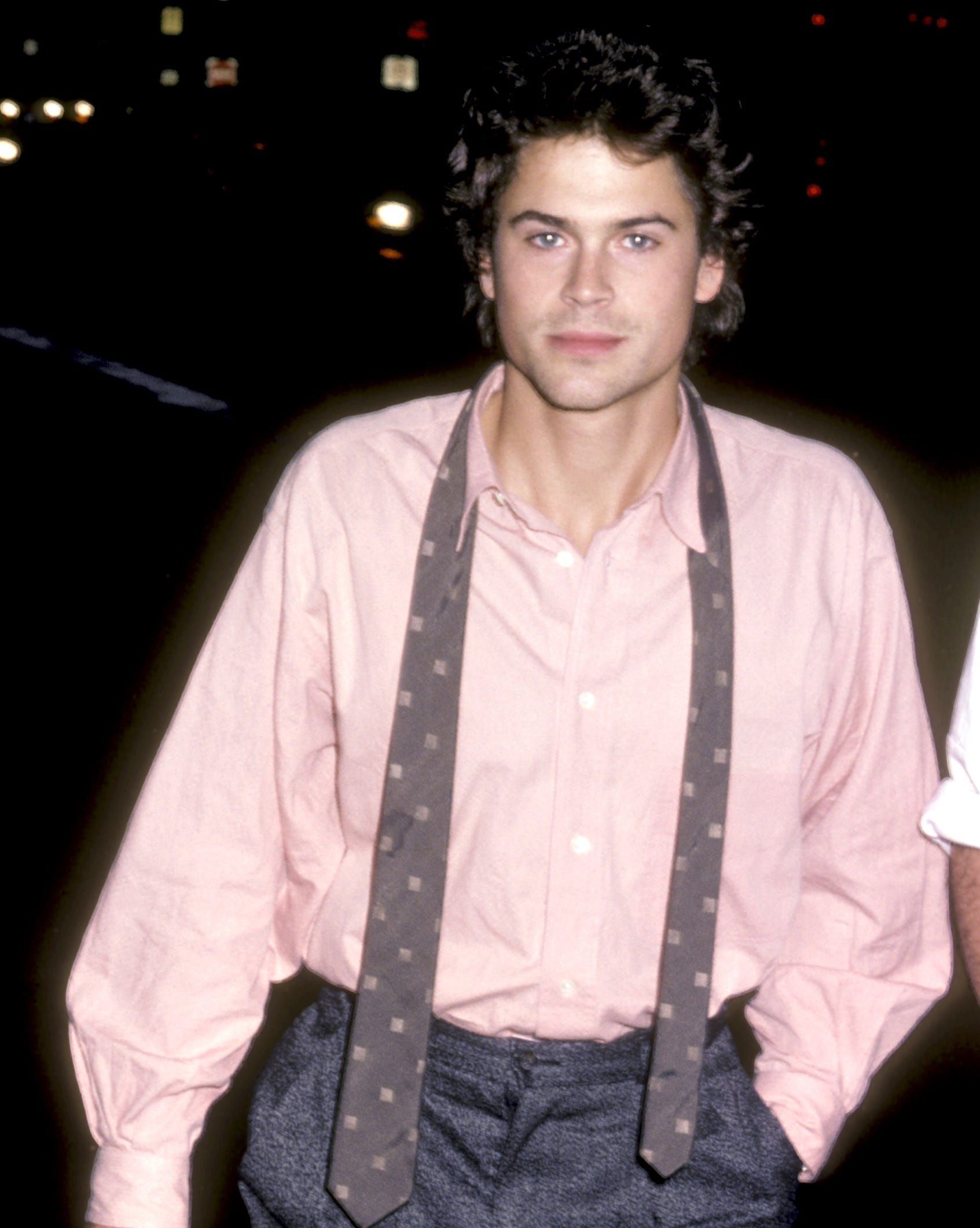 rob lowe on set of about last night