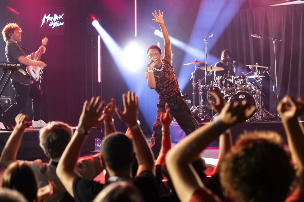 Singer D4vd is arrested on suspicion of killing teen