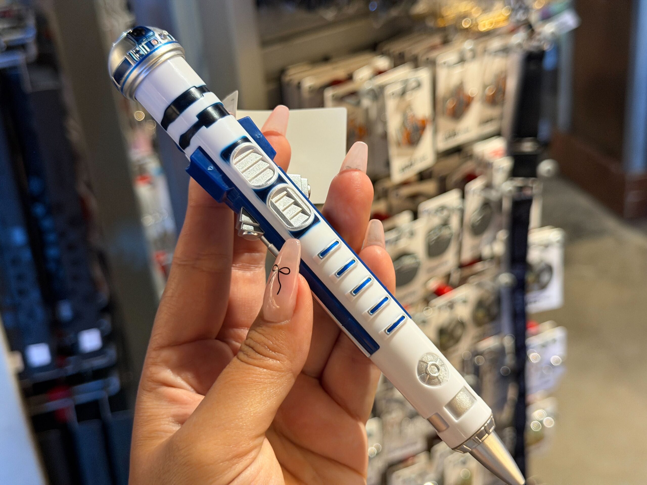 Front of R2-D2 Pen.