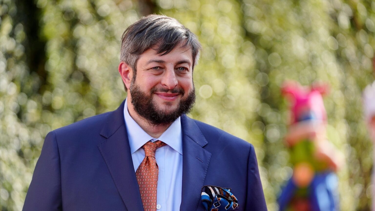 'Bob's Burgers' actor Eugene Mirman rescued from fiery crash by NH gov.'s detail