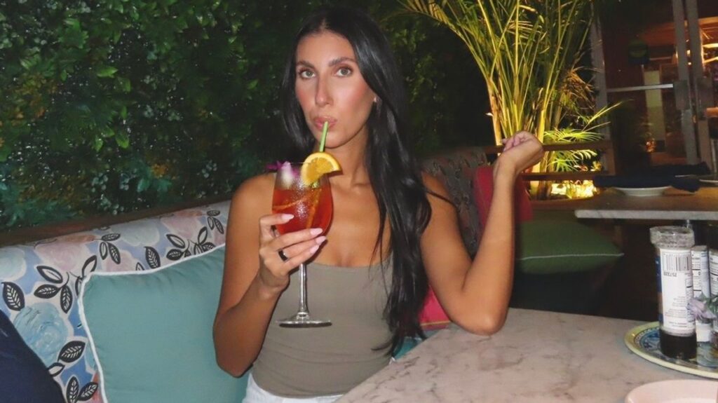 Woman looks so much like young Cher people think she’s ‘turned back time’ Daily Mirror