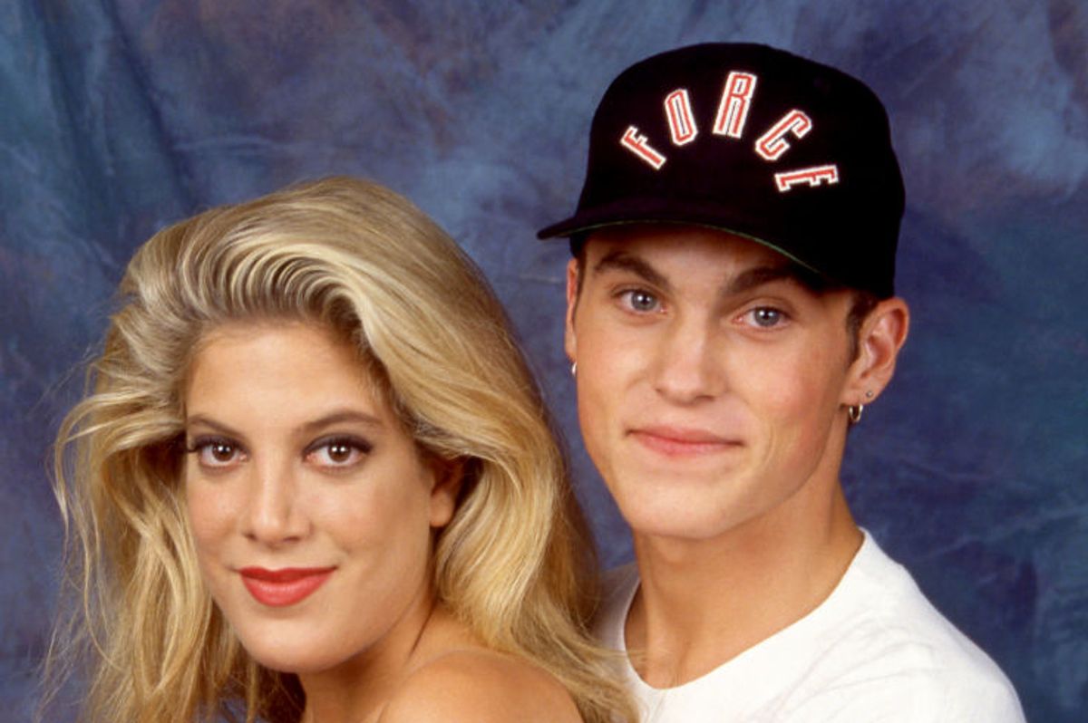 Tori Spelling as Donna Martin and Brian Austin Green as her boyfriend, David Silver in Beverly Hills, 90210