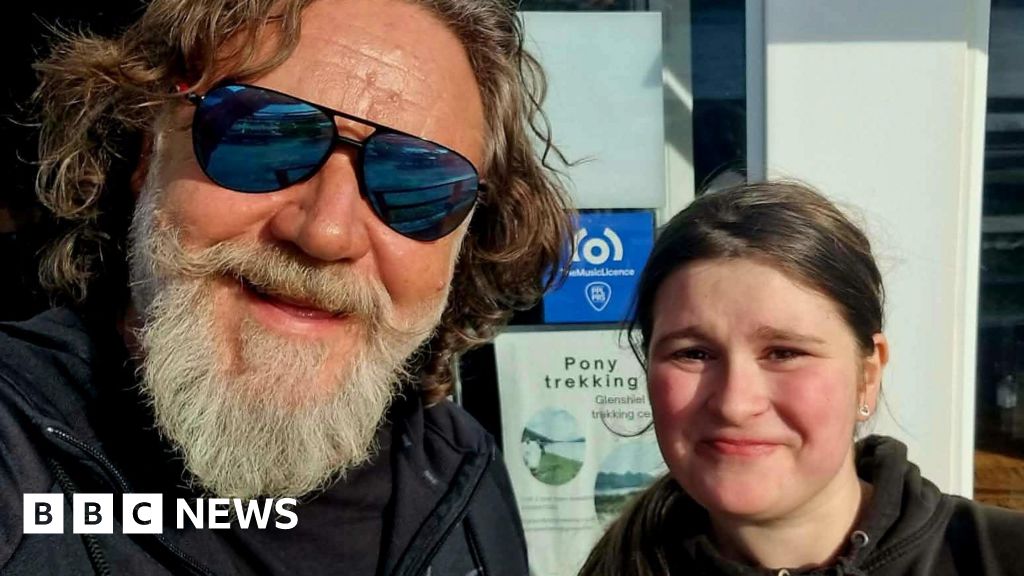 Highlander stars bring Hollywood buzz to Scotland - BBC