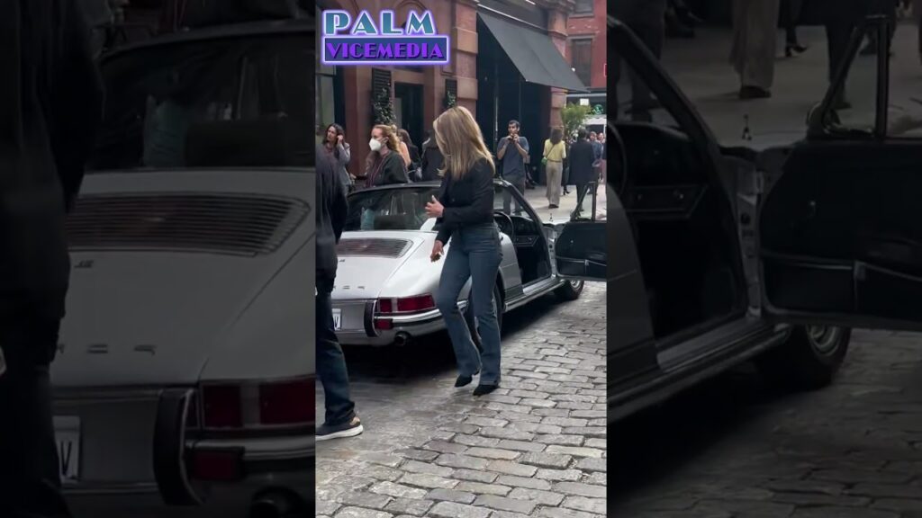 Jennifer Aniston Heading Out Of New $3,200,000 Aston Martin #jenniferaniston