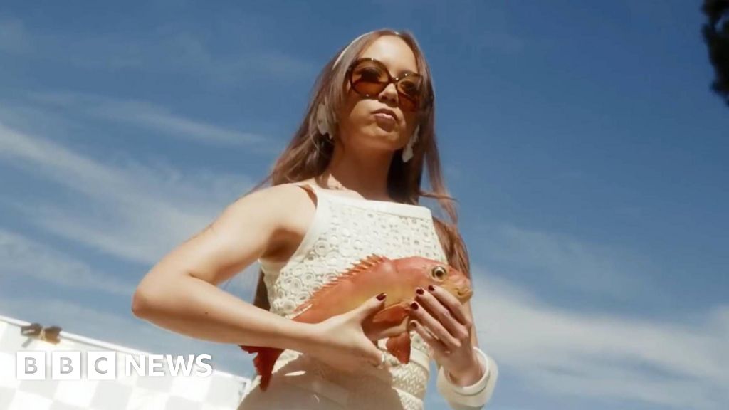 Laufey on making jazz cool again (and the fish that brought out her inner rage) - BBC