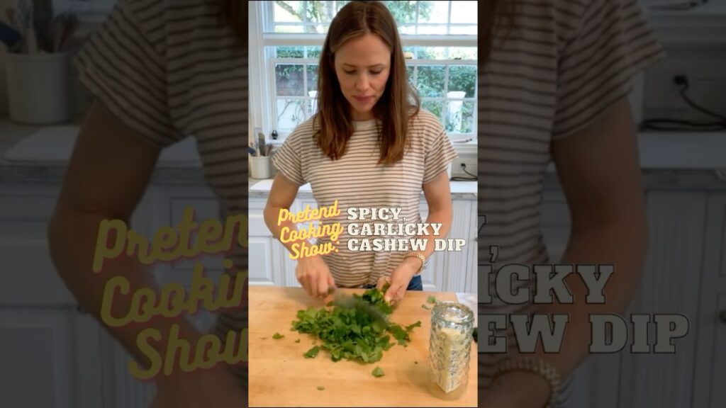 Pretend Cooking Show: Spicy, Garlicky Cashew Dip