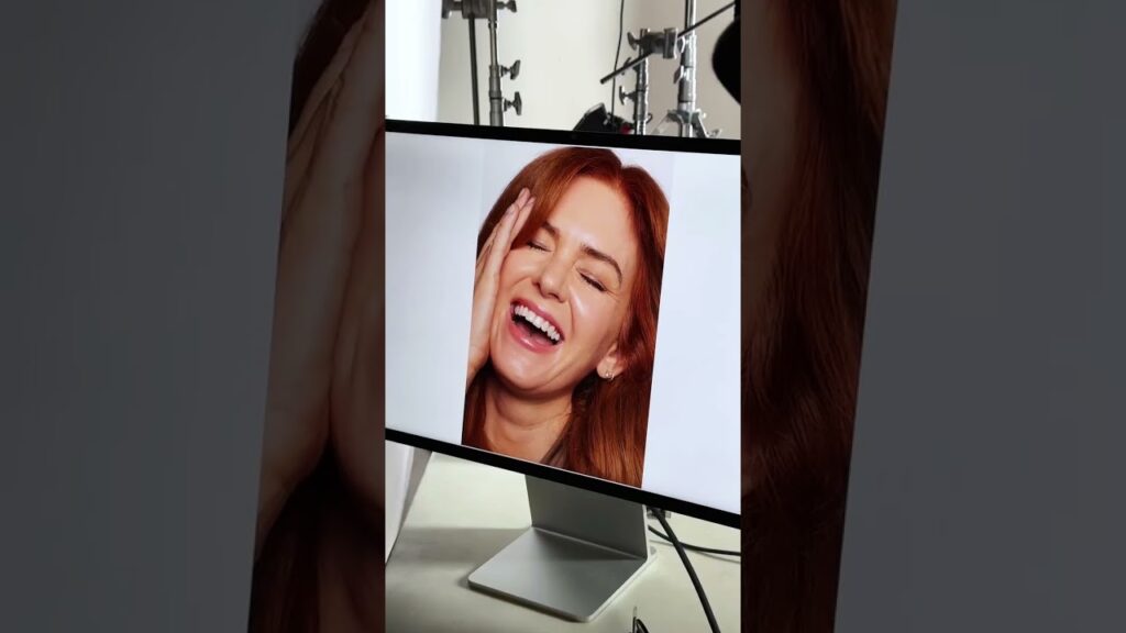 On set with Isla Fisher ✨