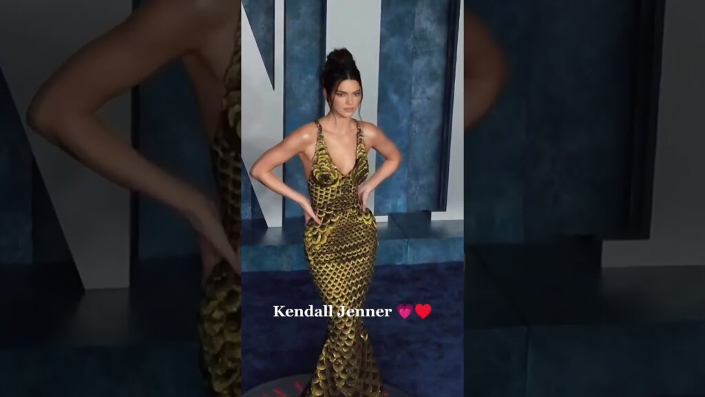 Kendall Jenner ❤️🎀. #kendall #fashion #kendalljenner #runway #catwalkt #model #edit #style