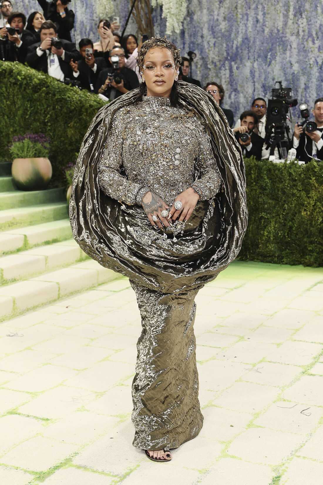 Rihanna attends the 2026 Met Gala.