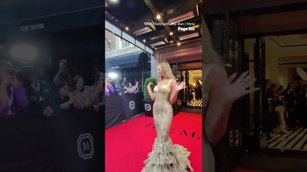 Tate McRae walked out of The Mark Hotel in a stunning gold Met Gala look ๐ #shorts Tate McRae walked out of The Mark Hotel in a stunning gold Met Gala look ๐ #shorts
