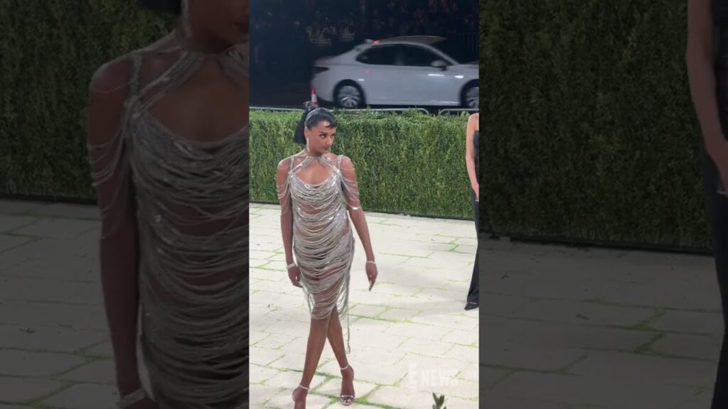 It's giving Diamond of the Season. 😍 Simone Ashley arrives at the #MetGala