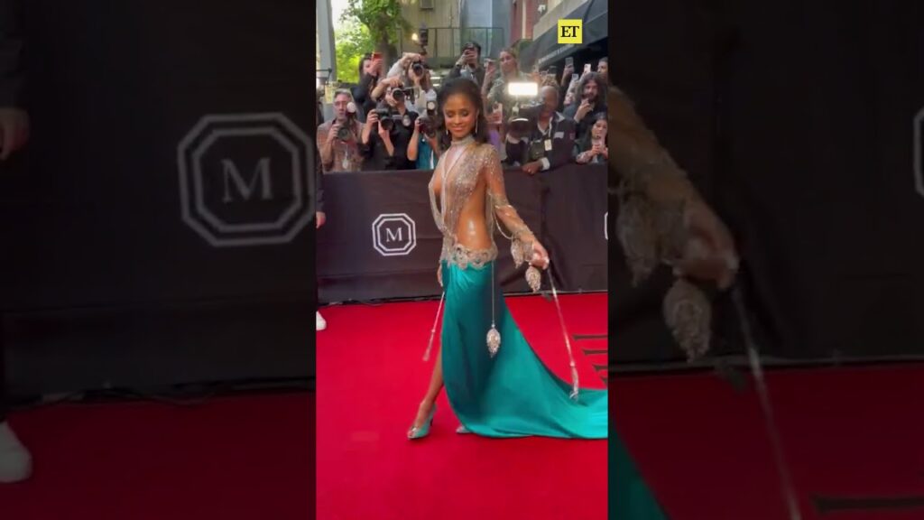 Tyla is a work of art as she heads to the #MetGala! 💙 #tyla