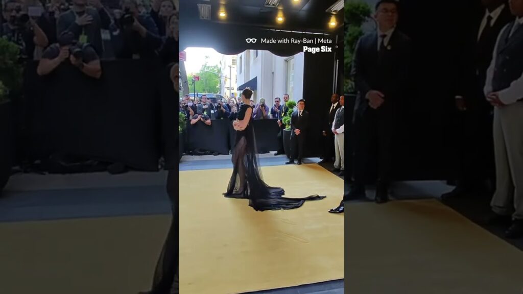 Vittoria Ceretti looked glamorous leaving The Carlyle to attend the 2026 Met Gala 🖤 #shorts