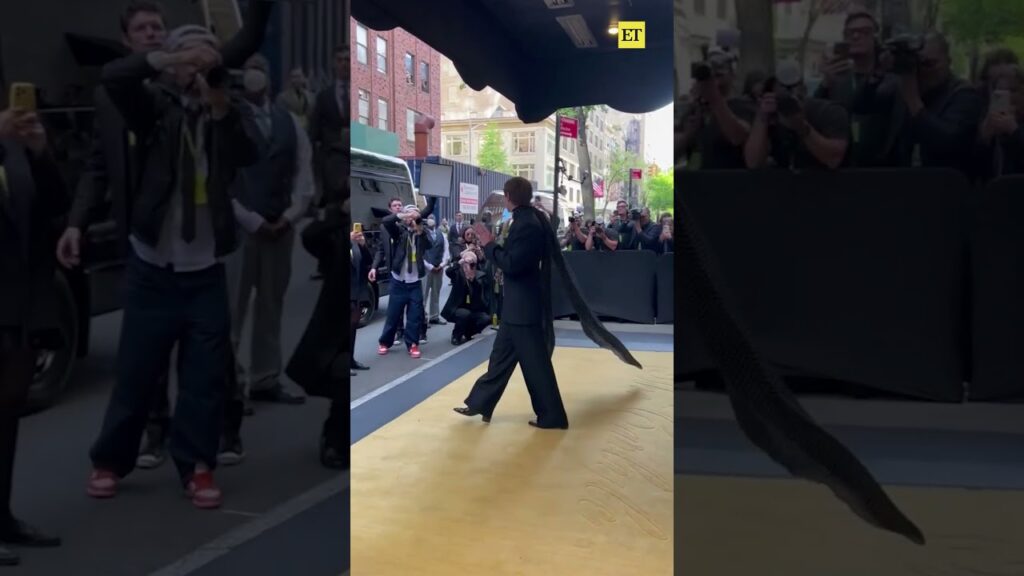 Not even Connor Storrie can stay chill as he heads to the #MetGala! 😆🧊  #connorstorrie