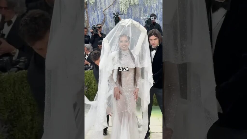 LISA has entered the #metgala chat 🤍 #awardseason